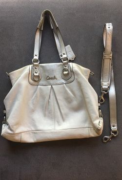 White Coach purse w. strap