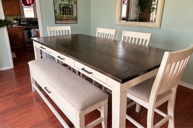 Bob’s Furniture 6-Piece Counter Height Dining Set w/ Storage Bench
