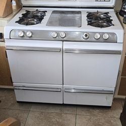 O'Keefe & Merritt Stove