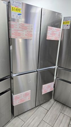 Samsung - 29 cu. ft. 4-Door Flex French Door Smart Refrigerator with Dual Ice Maker