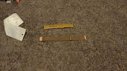 2 Apple Watch bands