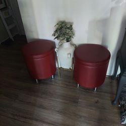 2 End Tables & 2 Chairs 