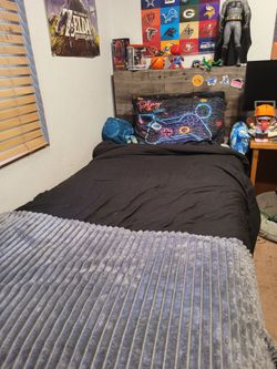 2 Twin beds