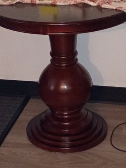 Table and 2 chairs, 2 TVs-
