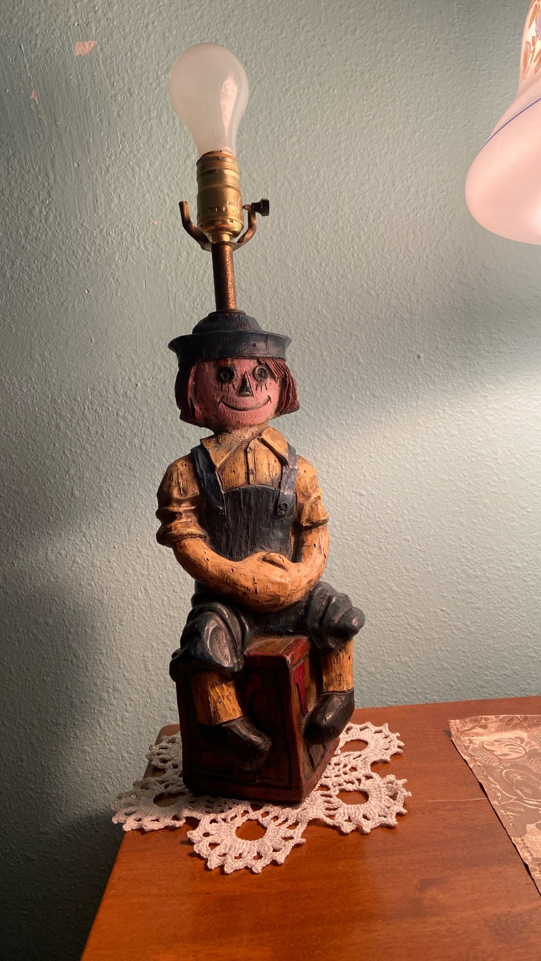 Vintage 1950 Raggedy Andy Chalk ware Ceramic Table Lamp 24” Tall