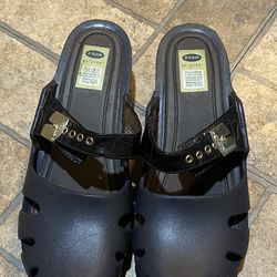 Dr. Scholl's Black Feel Crazy Good Dance Croc Style Slides Gold accents Sz 11 M