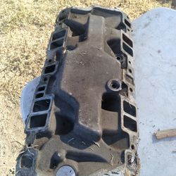 1989  Upper Chevy Manifold 