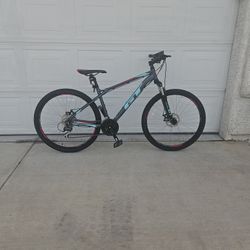 GT Laguna Pro 27.5 Women's Mountain Bike 
