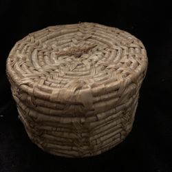 BoHo wicker basket with lid