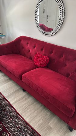 Red Velvet Tufted Accent Chair♥️