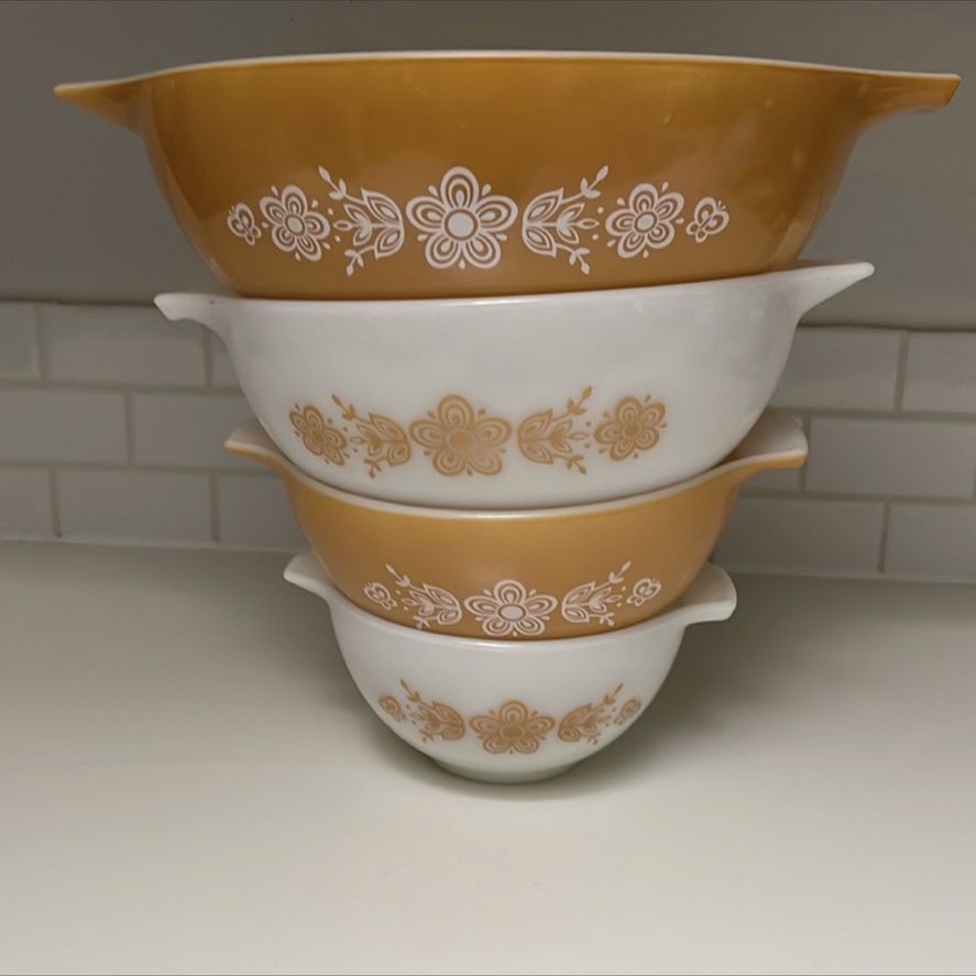 Ceramic And Glass Mixing Bowls for Sale in Houston, TX - OfferUp