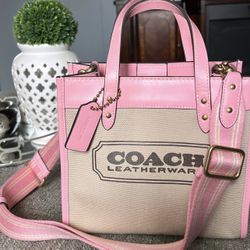 COACH 22 Field Tote