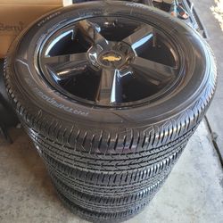 20's STOCK LTZ Rims And Tires chevy Silverado/Tahoe/Suburban/GMC/YUCON /     ALL MATCHING PATHFINDER HT 275/55/20 Tires  6 lugs  20 inch rims

Tires 