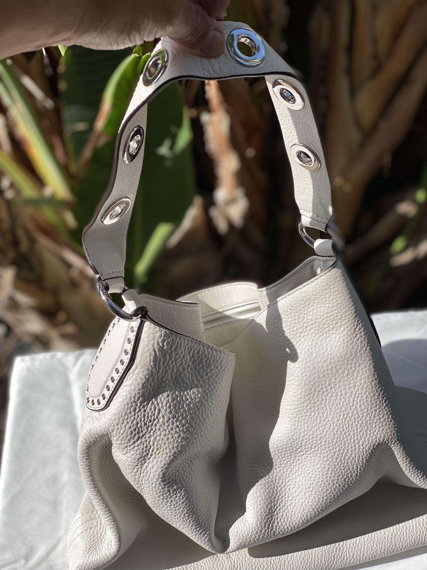 Michael Kors Large Soft Leather Satchel/Messenger Handbag Light Cream