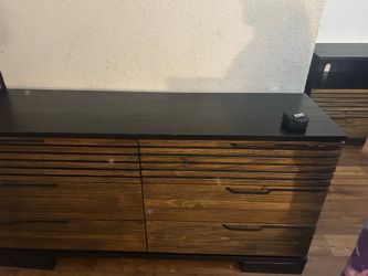 3 set dresser