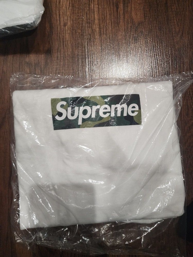 Supreme Camo Box Logo