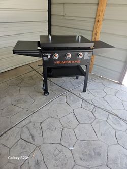 Blackstone Griddle 28" 3 burner