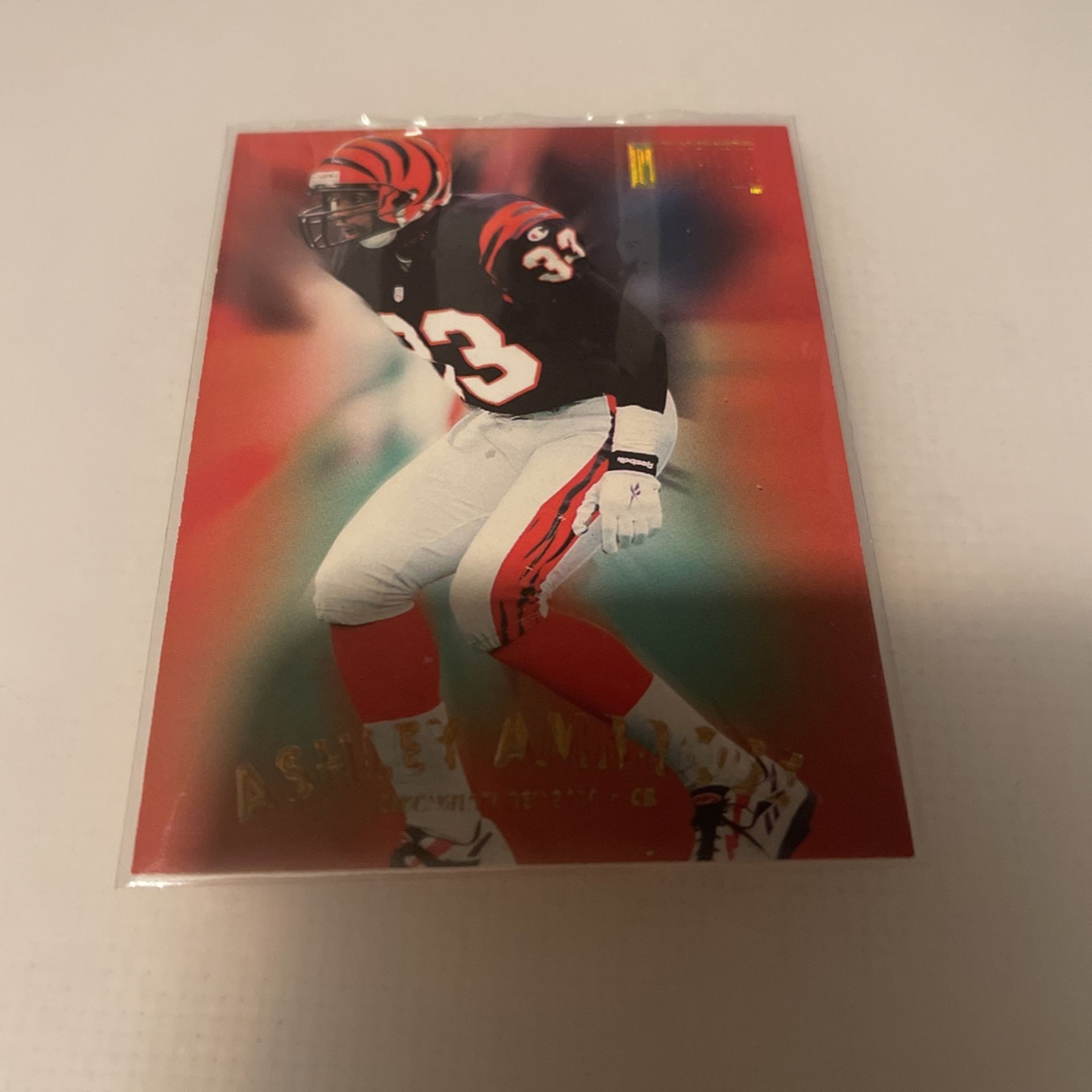 Football Skybox 1997 Ashley Ambrose 38 Gold Sign Missing Omit And The Name At The Bottom Is Missing Gold On It