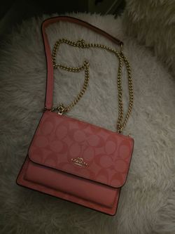 Coach has Marks Shown In Photo not sure if it real bought it off someone on offer up Loacted On The Eastside Serious Buyers✨️