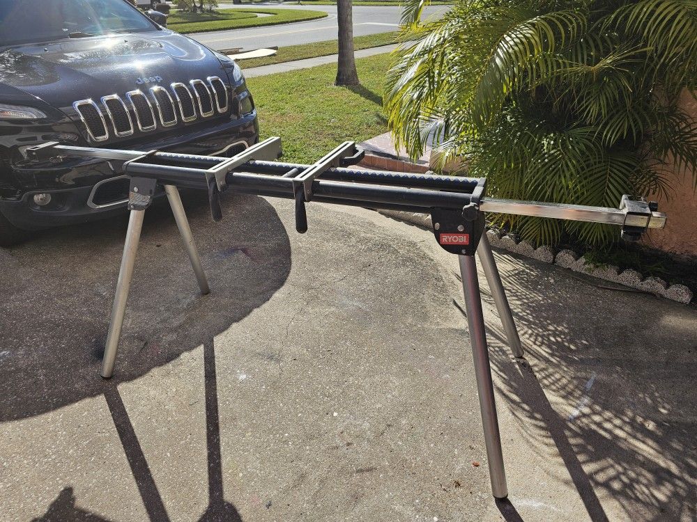 Handsaw Stand (Ryobi)