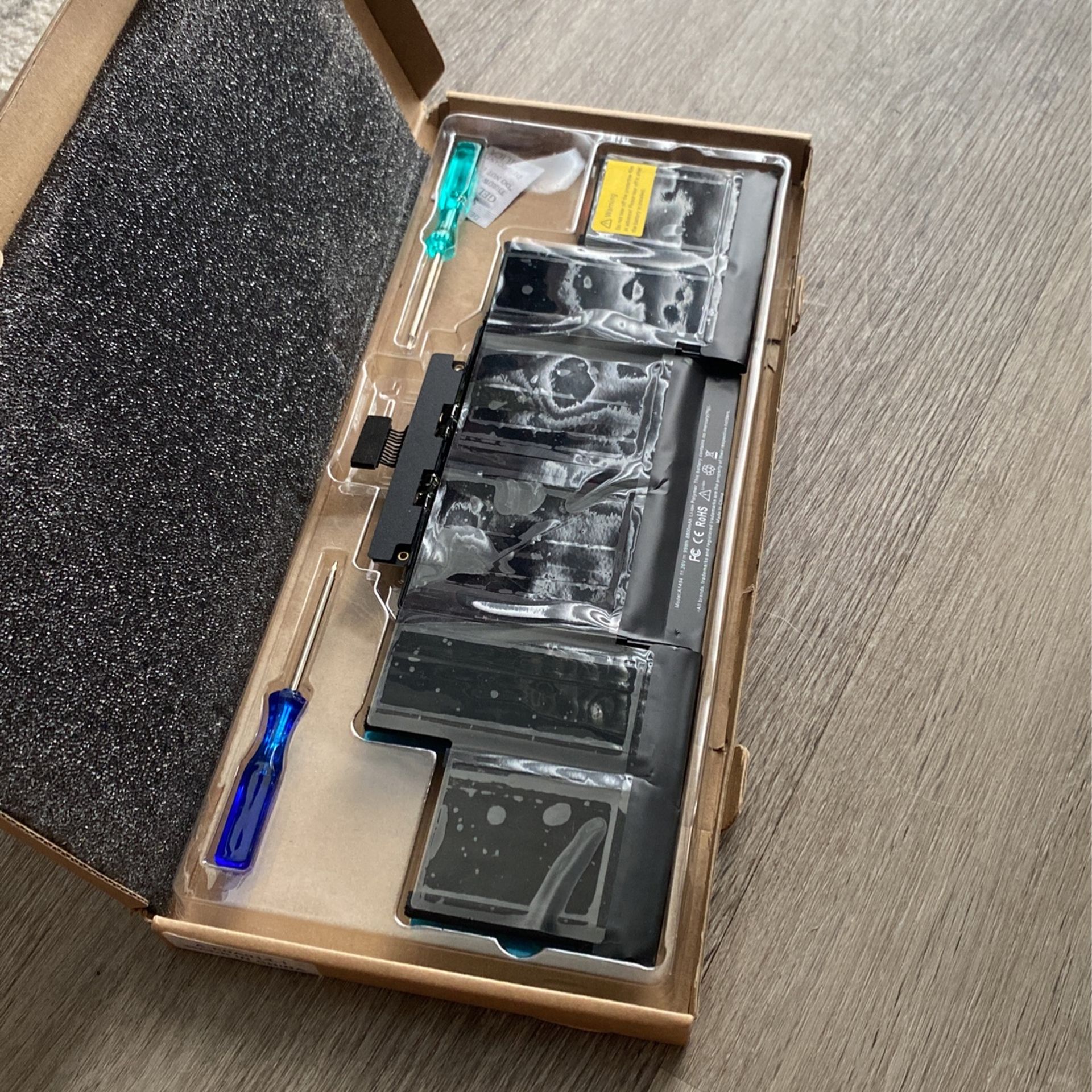 MacBook - A1389 A1494 Laptop Battery Replacement