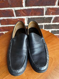 Johnston and Murphy Black leather Slip on Loafers for Men