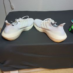 Men's Athletic Shoes