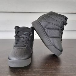 Black Fila shoes size 5