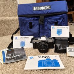 Minota X – 370 Camera with 200 X Auto Flash And Camera Bag