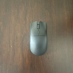 Razer Viper V3 HyperSpeed Wireless Esports Gaming Mouse: 82g Lightweight - Up to 280 Hr Battery - 30K DPI Optical Sensor - Gen-2 Mechanical Switches -