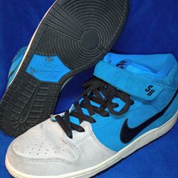 Men's Size 12 Nike SB Dunk Mid Beavis 