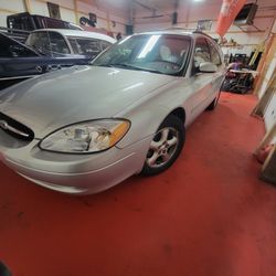 2001 Ford Taurus