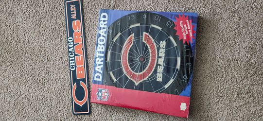 Chicago Bears NFL Bristle Dartboard and Street Sign Set with dart set!