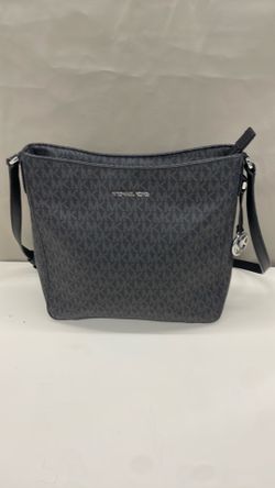 Michael Kors purse. Item No 788 (Shopgoodwill)
