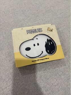 snoopy led compact mirror
