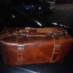 GENUINE LEATHER DUFFLE 