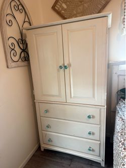 Armoire