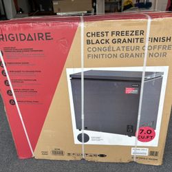 Chest Freezer, Garage Ready