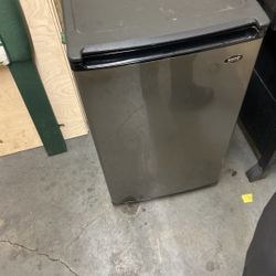 Mini Fridge 