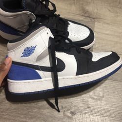 Air Jordan 1 Mid Black/White/Blue