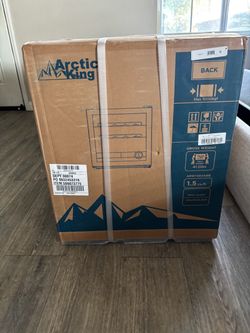 Arctic King 1.5 Cu Ft Wine Cooler Black