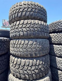 33x12.50/18 yokohma vendo un set de llantas usadas excelente condiciones de vida las 4 ✅🤩I am selling a set of used tires, all 4 in excellent living