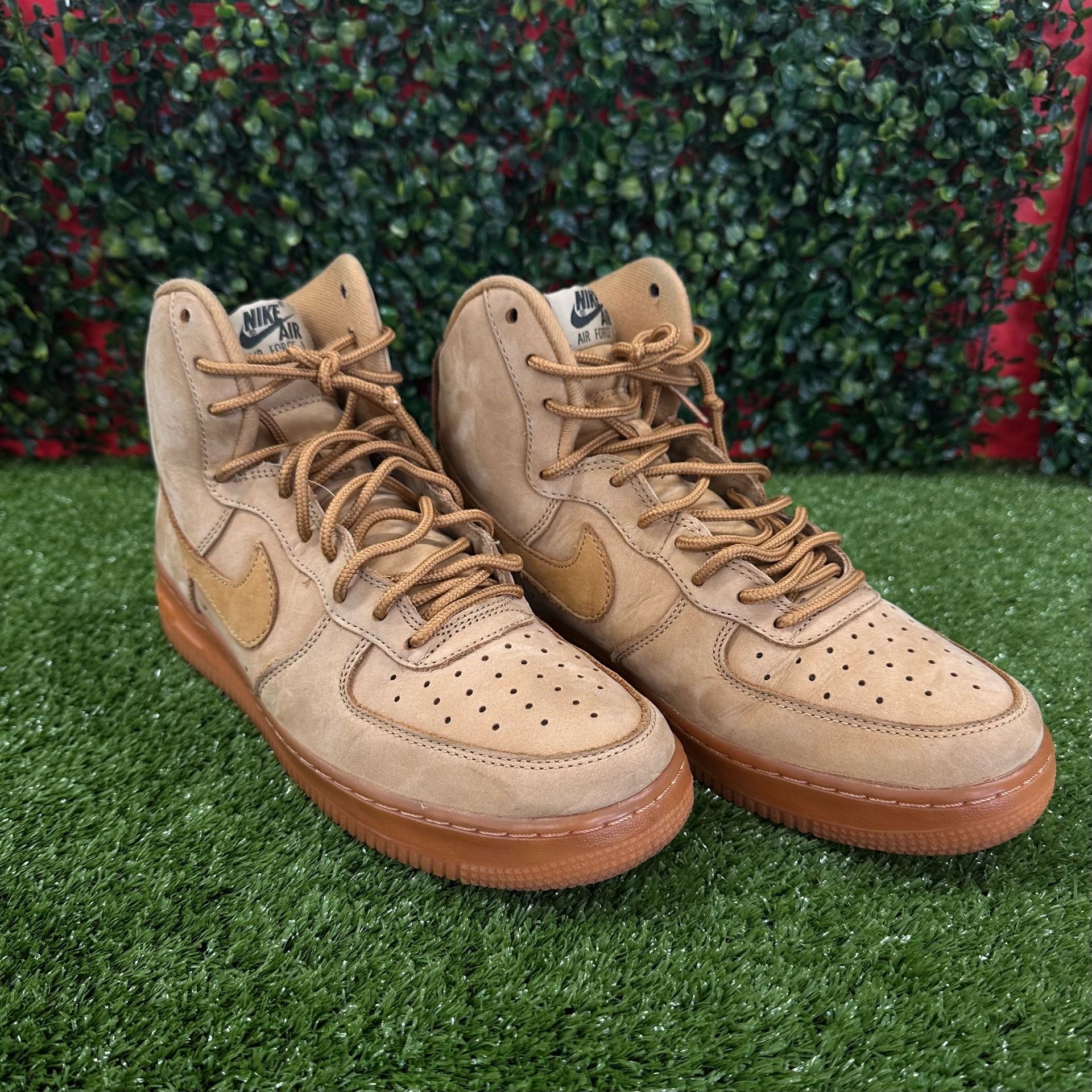 NIKE AIR FORCE 1 sz 8.5