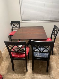 Dining Table Set with 4 Chairs.