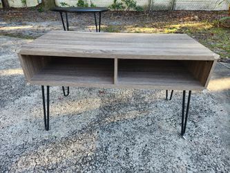 Modern Style TV Stand With Metal Legs DELIVERY AVAILABLE 