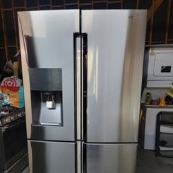 Refrigerator 