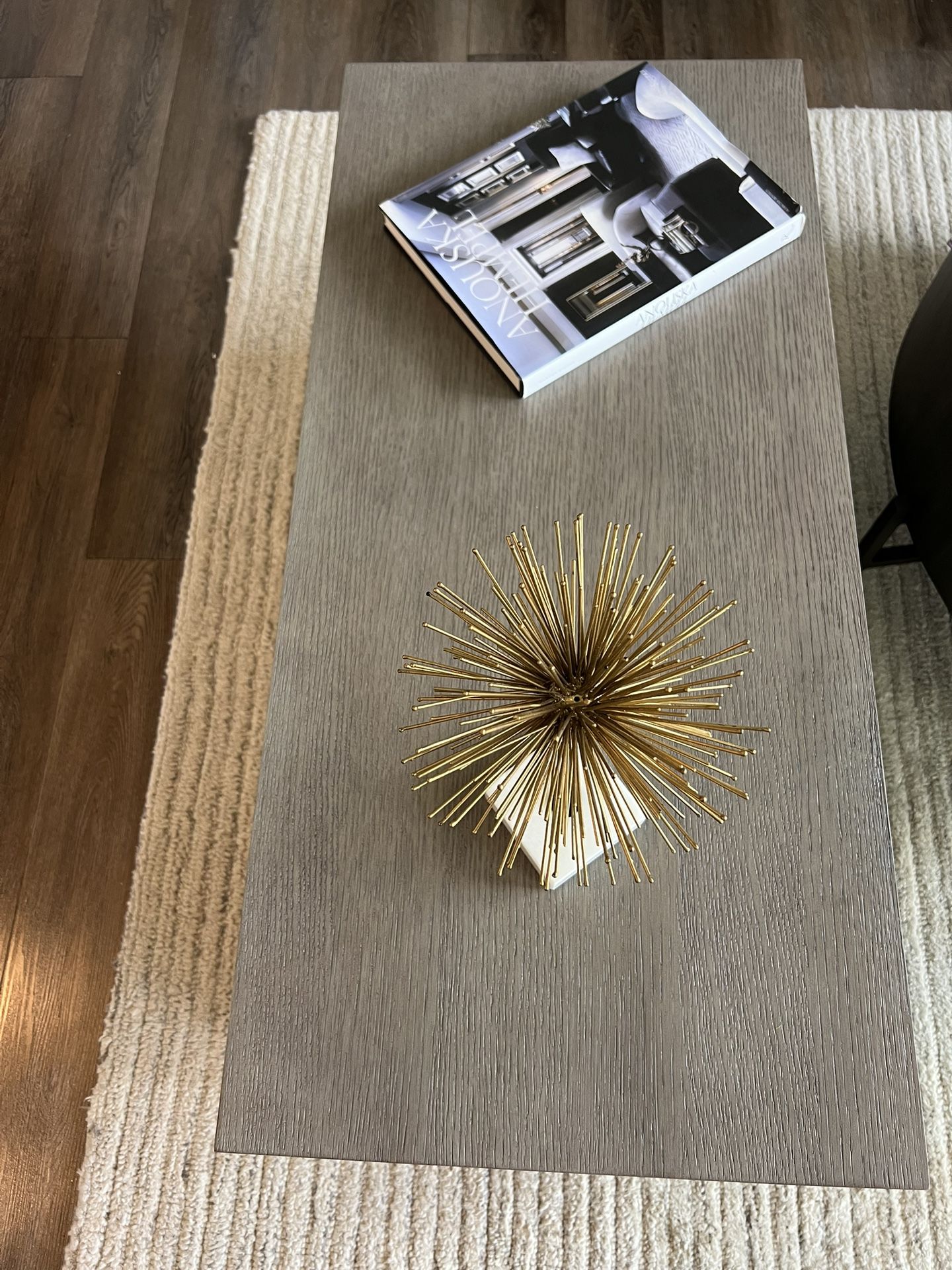 Reagan Modular End Table โ City Furniture (like new)