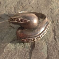 Vintage Sterling Silver Macasite Bypass Wrap Sweetheart Band Ring