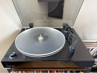 Fluance RT85 record player
