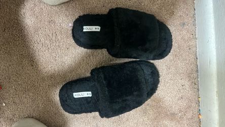 Kolili Black Fuzzy Slippers Size 8-9